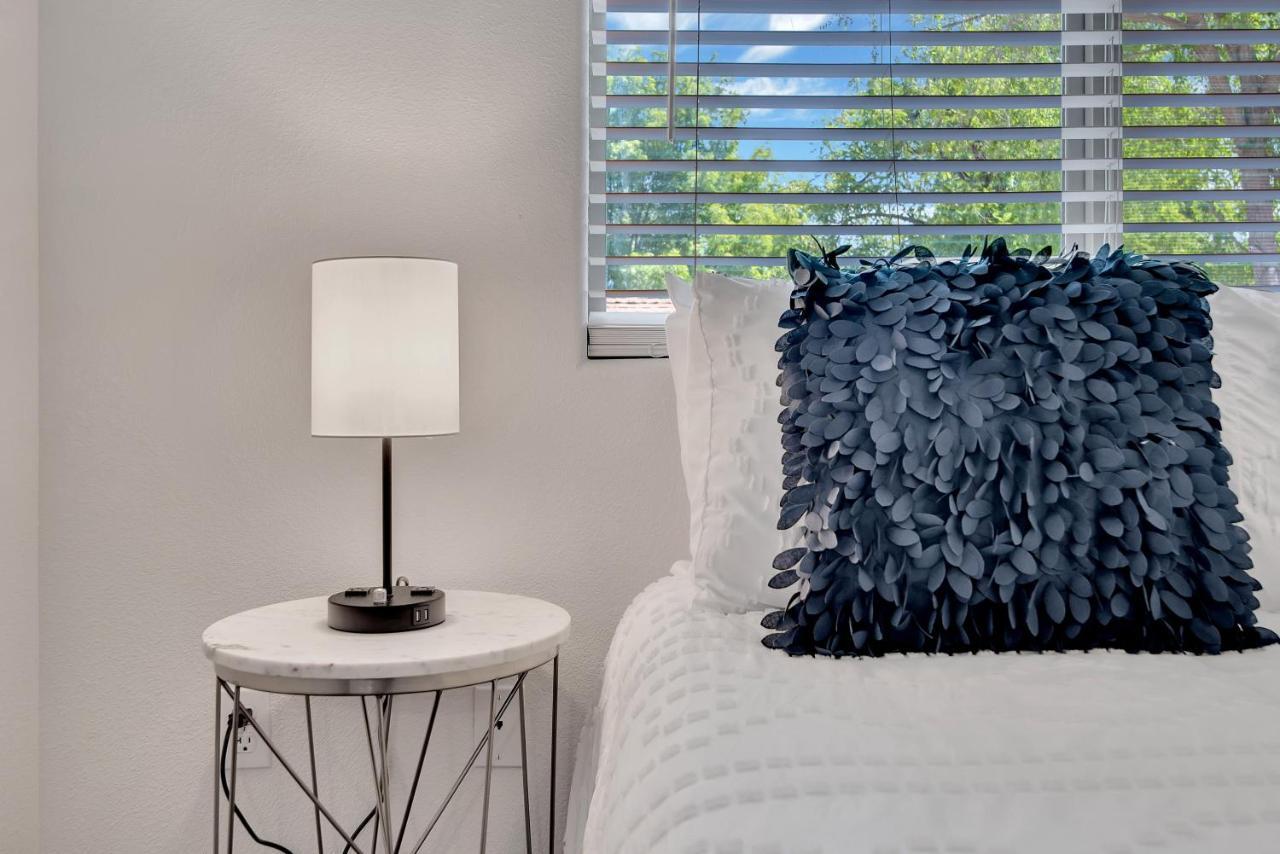 Villa Downtown Paso: Sip N Sleepz 3 Bed/2.5 Bath El Paso de Robles Exterior foto